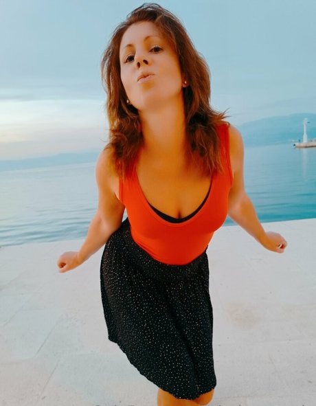 小柄な足オンリーファンズ セクシーヌード ギャラリー