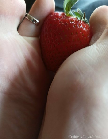 ニューハーフが男とセックスするオンリーファンズ セクシーヌード 写真