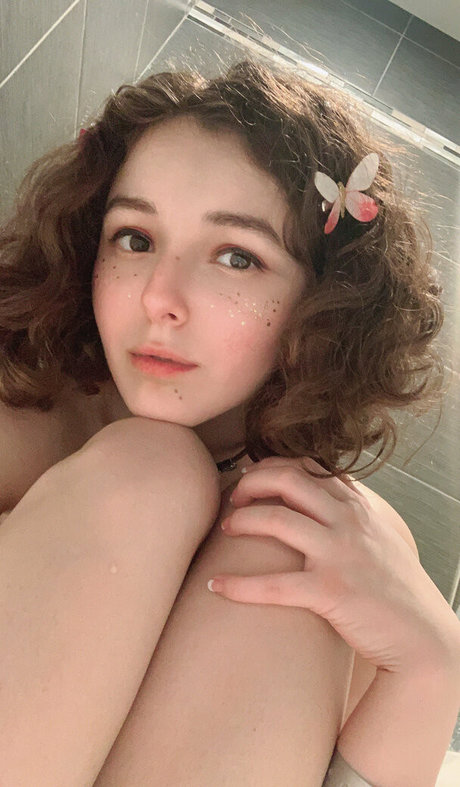 オンリーファンズを崇拝する セクシーヌード 画像