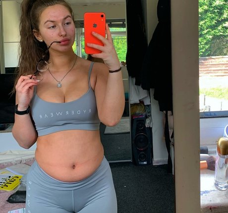 イギリスのおばあちゃんオンリーファンズ 無料アダルト 写真