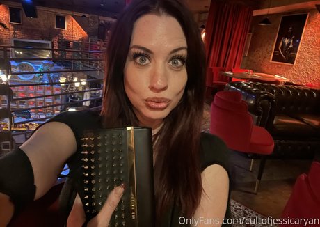 アラブの太ったオンリーファンズ ホット ギャラリー