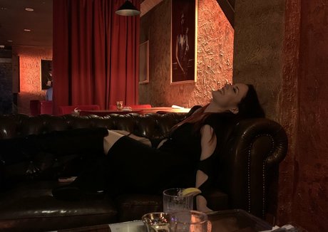 巨乳ストリップオンリーファンズ ホットxxx ギャラリー