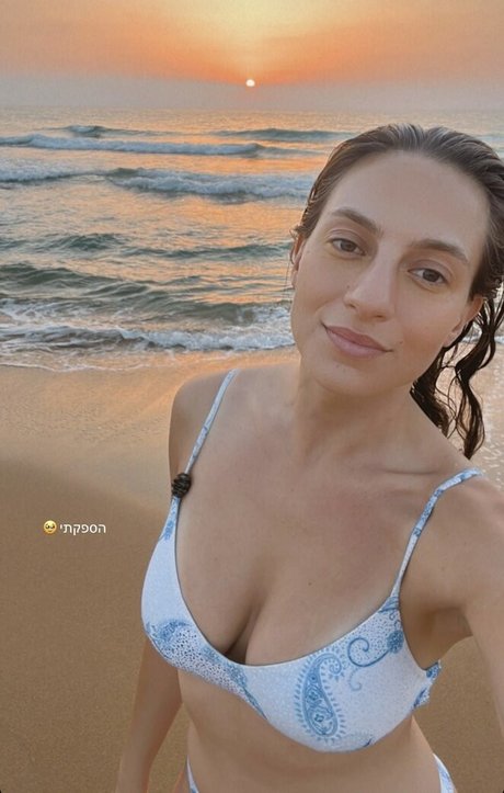 Ariel Kahana アート女優 写真