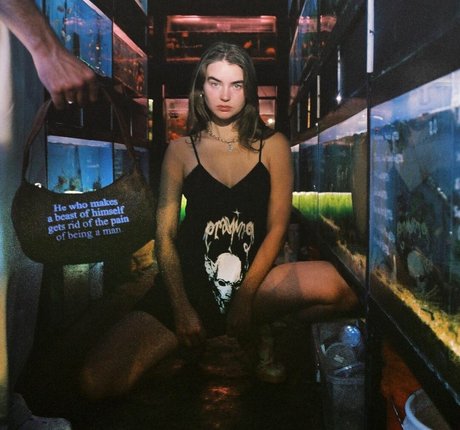 クソ野郎オンリーファンズ アートヌード ギャラリー