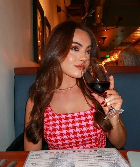 Ava Allan アート女優 写真