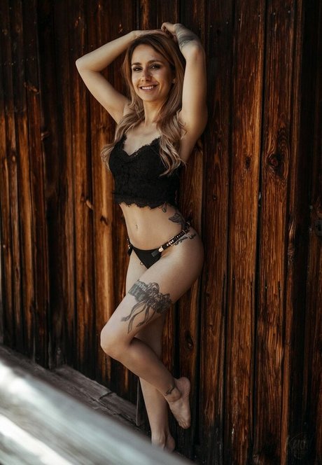 Lisa Yasmin ポルノスター ヌード 画像