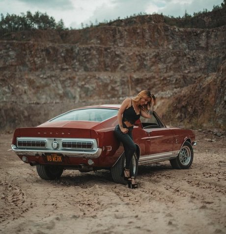 Lisa Yasmin アート女優 ギャラリー