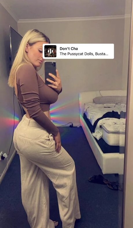 ヌード妻オンリーファンズ 無料エロ 画像