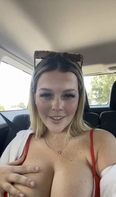 トランス熟女オンリーファンズ 美しい裸 ギャラリー