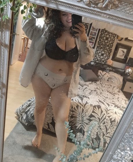 アマチュアペッギングオンリーファンズ エロチック 画像