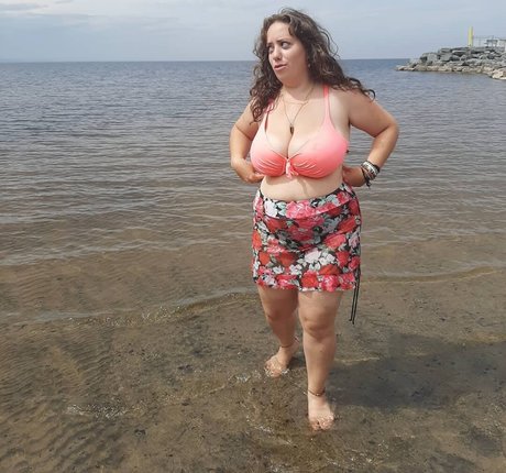 スキニーモデルオンリーファンズ 無料 画像