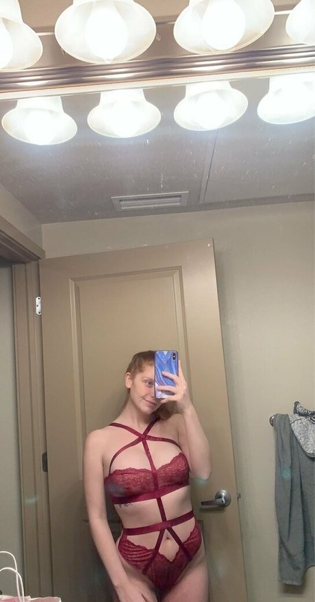 ぽっちゃりラテン系オンリーファンズ アート裸 写真