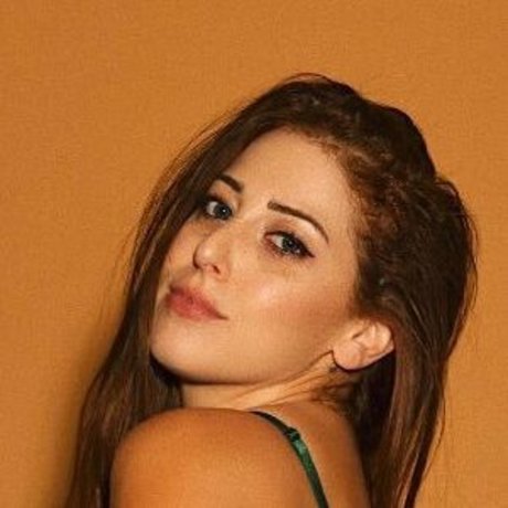 かわいいブロンドのオンリーファンズ アートポルノ アーカイブ