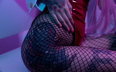 キムチオンリーファン セクシーヌード 写真