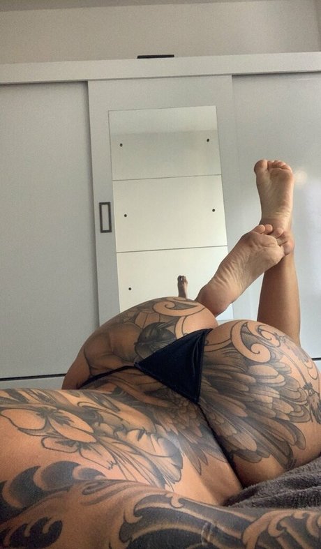 Scarletxxxrubia ヌードモデル 写真