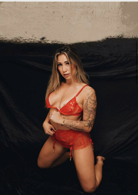 Paige Elysee xxx女優 写真