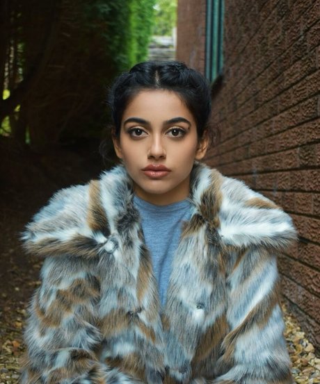 Banita Sandhu 独占モデル 写真