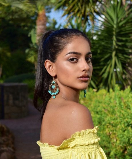 Banita Sandhu ポルノスター 写真