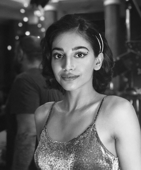 貞操帯オンリーファンズ セックス 写真