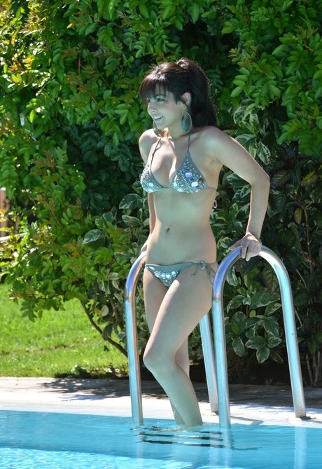 Roxanne Pallett XXXモデル 写真