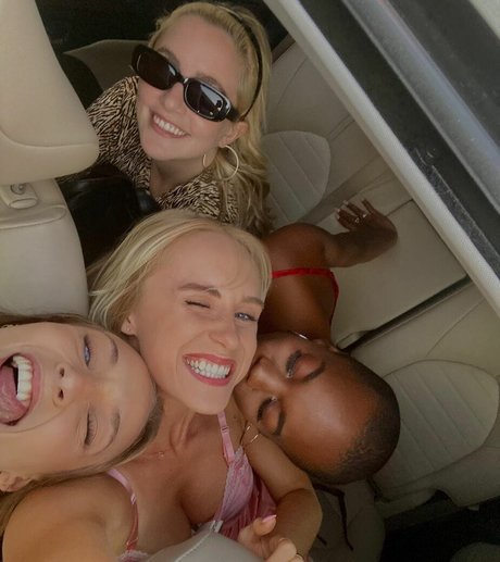 Rachael Nyhuus ポルノスター 高品質 ギャラリー