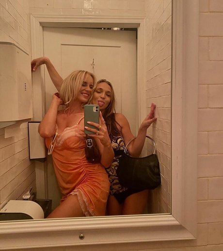 Rachael Nyhuus ホットなスター ギャラリー