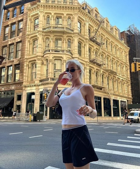 Rachael Nyhuus ポルノスター エロティック 画像