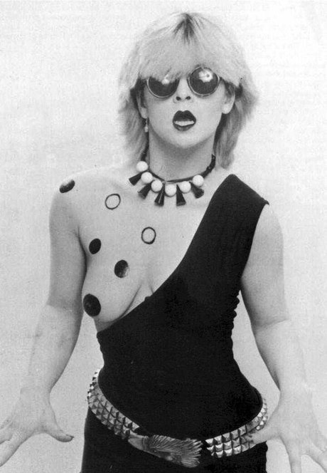 角質の女の子オンリーファンズ 美しいポルノ 写真