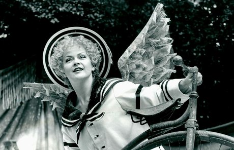 金髪の小人オンリーファンズ セクシーxxx 写真