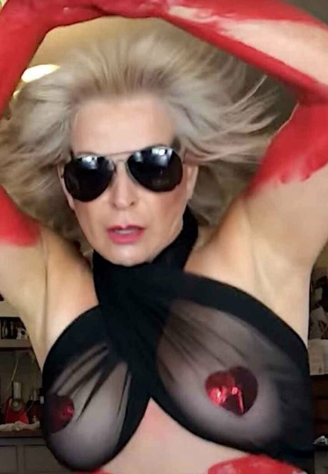 年配の熟女オンリーファンズ アートxxx 写真