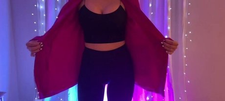 ASMR Relax 独占ポルノスター ギャラリー