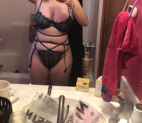 lolabotomy 裸の女優 写真