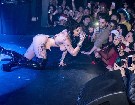 ニューハーフオンリーファン ポルノ 写真