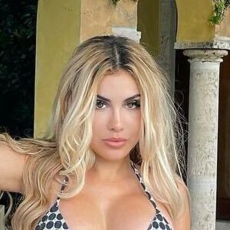 Alexa Dellanos トップスター 写真