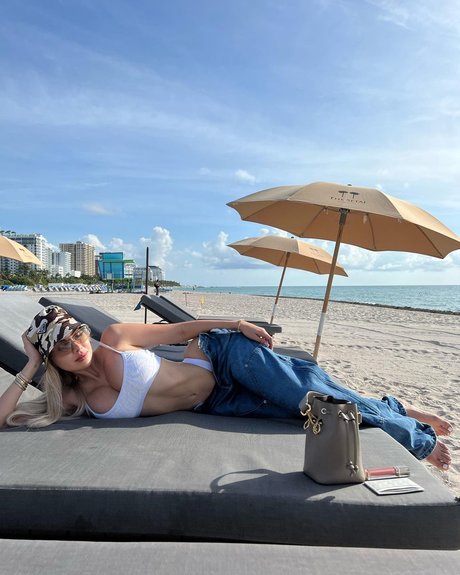 Alexa Dellanos ヌードスター ギャラリー