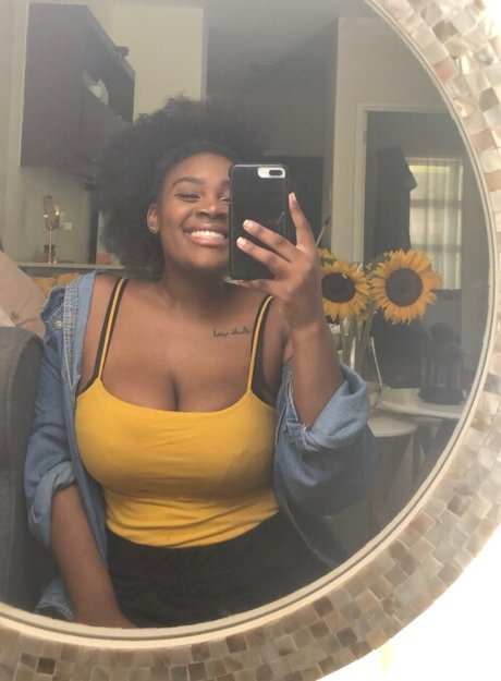 金髪の小人オンリーファンズ ポルノ ギャラリー