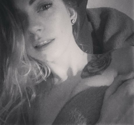 Sinead Bales 無料モデル 写真