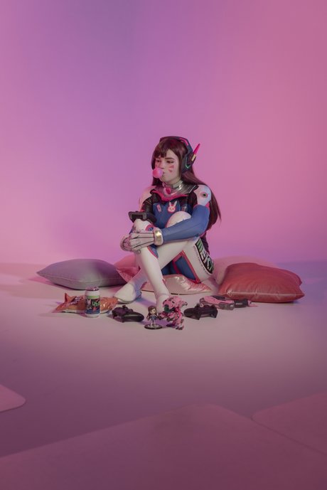 Kawaiitsu 裸のスター ギャラリー