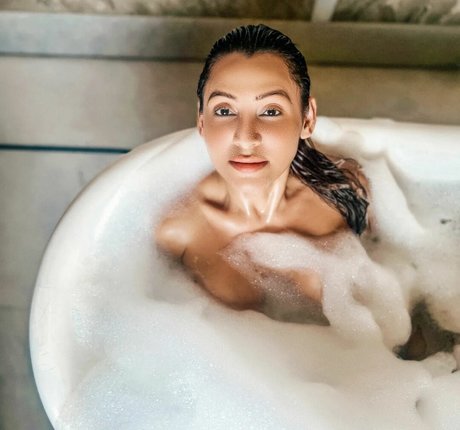 Karrishma Kar ポルノスター 独占 写真