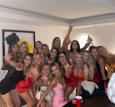 Olivia Haigh 高品質モデル アーカイブ