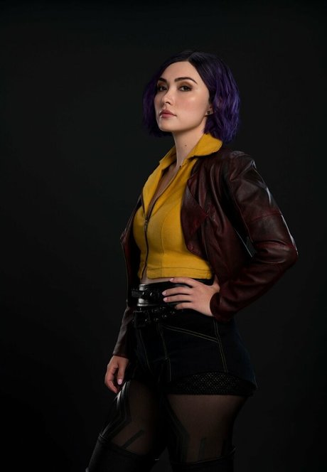 Daniella Pineda ポルノ女優 ギャラリー