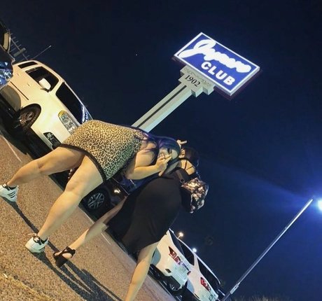 乳首 オンリーファンズ ポルノ ギャラリー