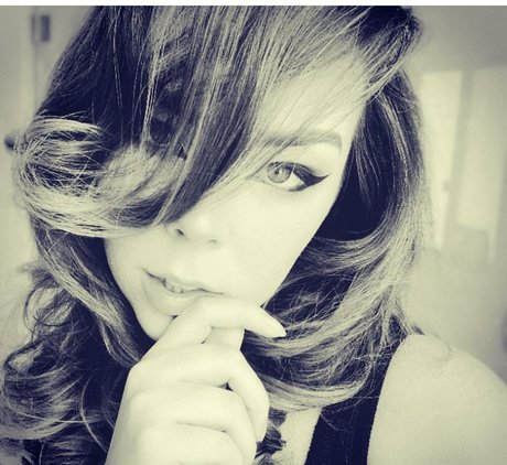 Suzy Berhow スター 裸 画像