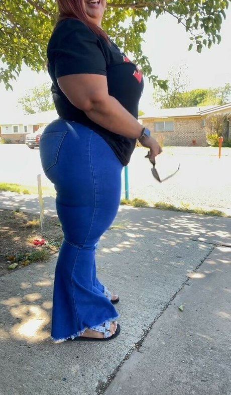 オンリーファンズを崇拝する ヌード 画像