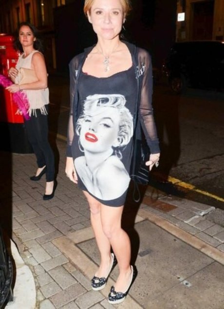 巨乳で痩せているオンリーファンズ ポルノ 画像