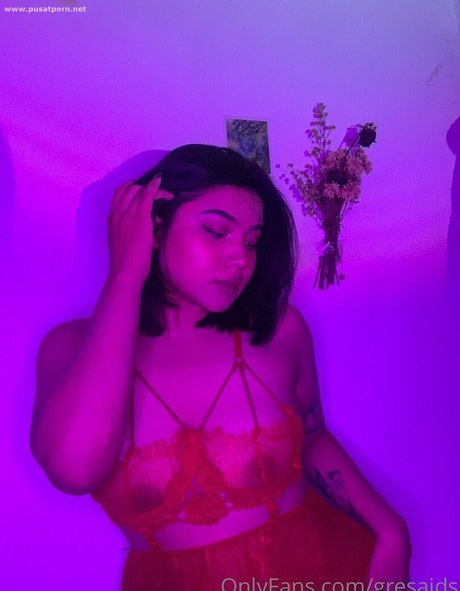 gresaids エロティックなポルノスター 写真