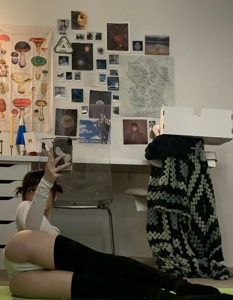 大学のアジア人オンリーファンズ エロ 写真