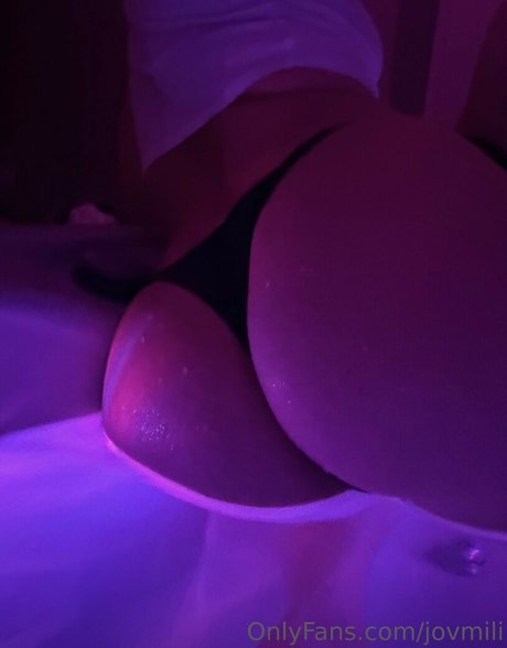 Jovmili ヌードモデル ギャラリー