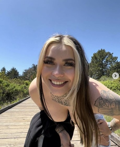 Madison Banks 写真集