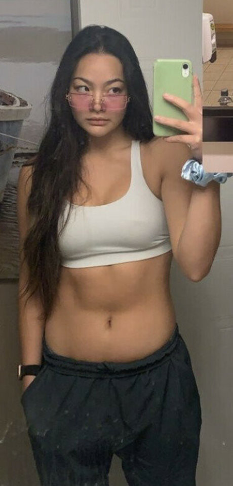 ボディビルダーヌードオンリーファンズ ポルノ 写真